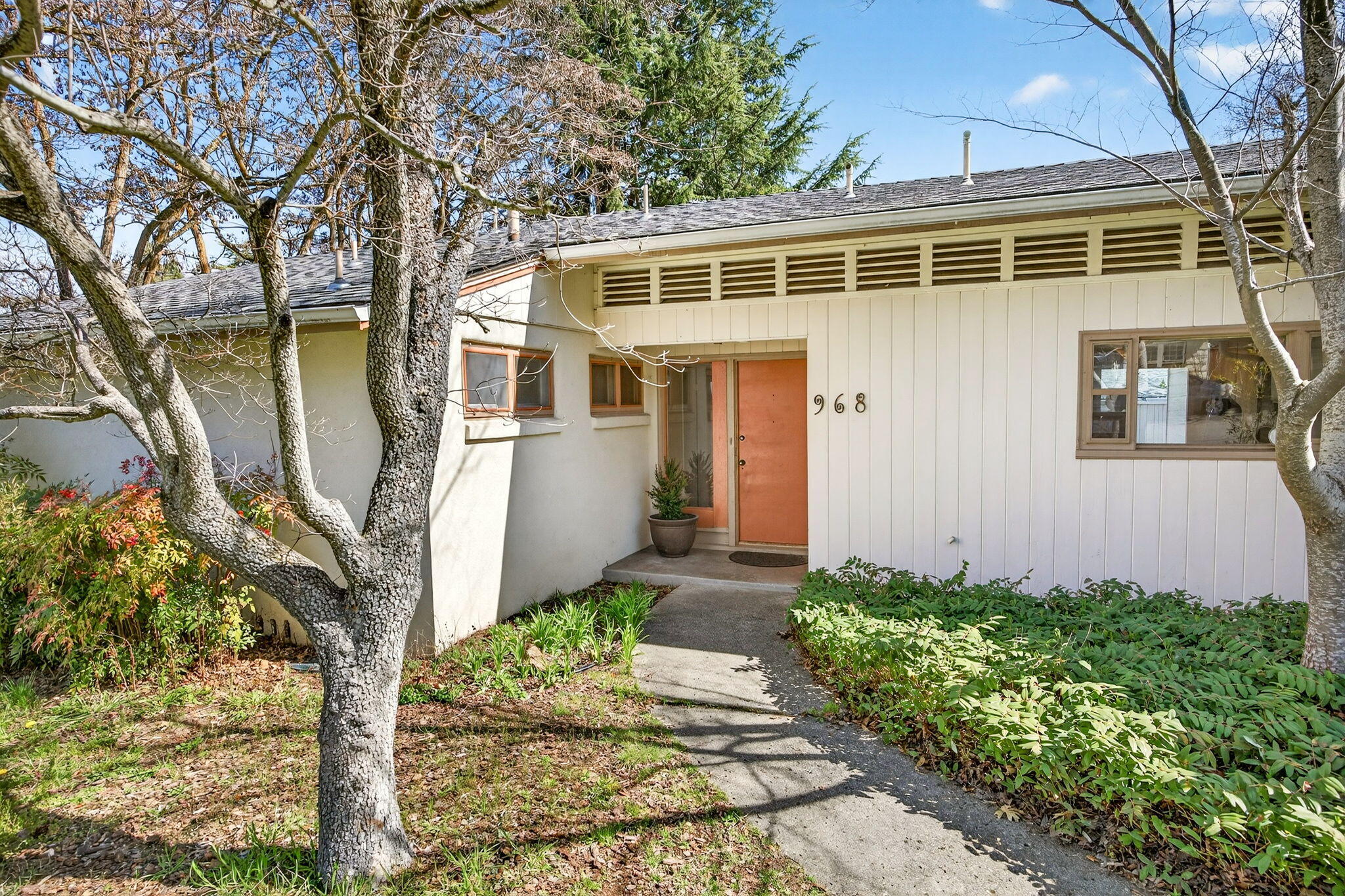 968 Garden Way Ashland, OR 97520 - Photo 2 of 58 ApxGW00023