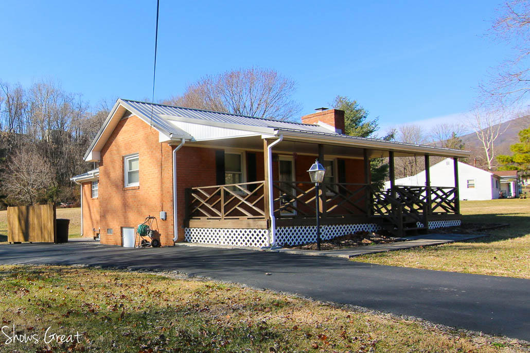 4504 Stypes Branch Road Salem, VA 24153 - Photo 2 of 26 35-IMG_6185