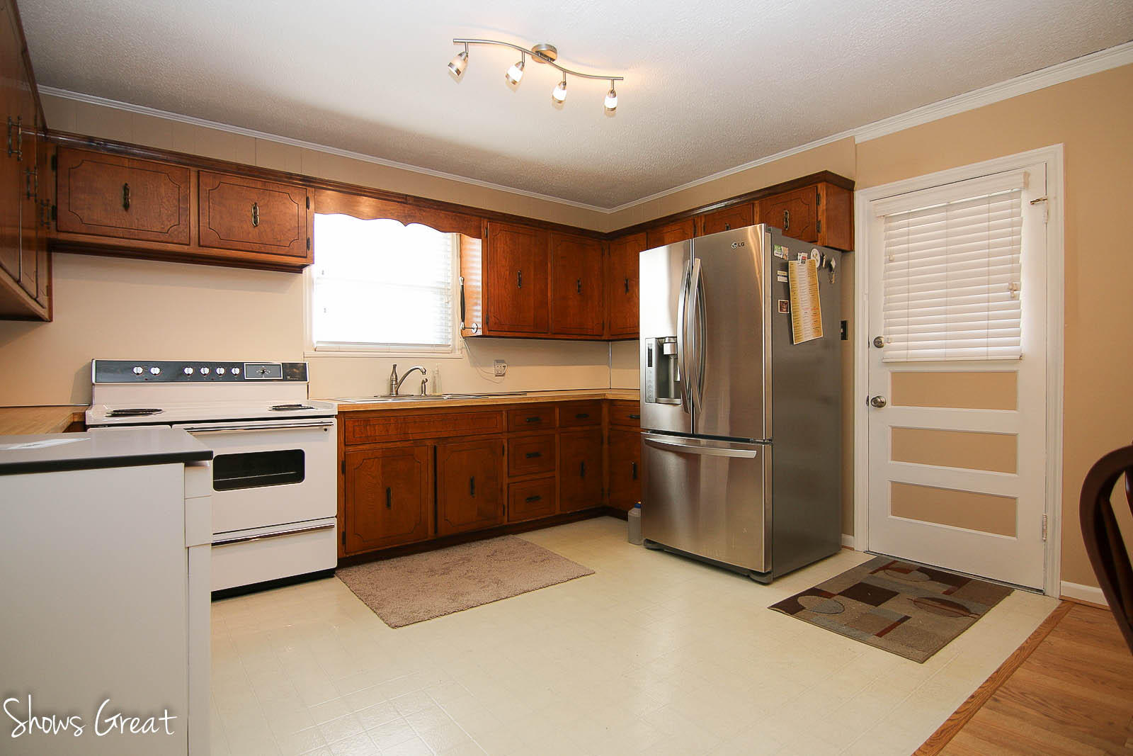 4504 Stypes Branch Road Salem, VA 24153 - Photo 10 of 26 09-IMG_6143
