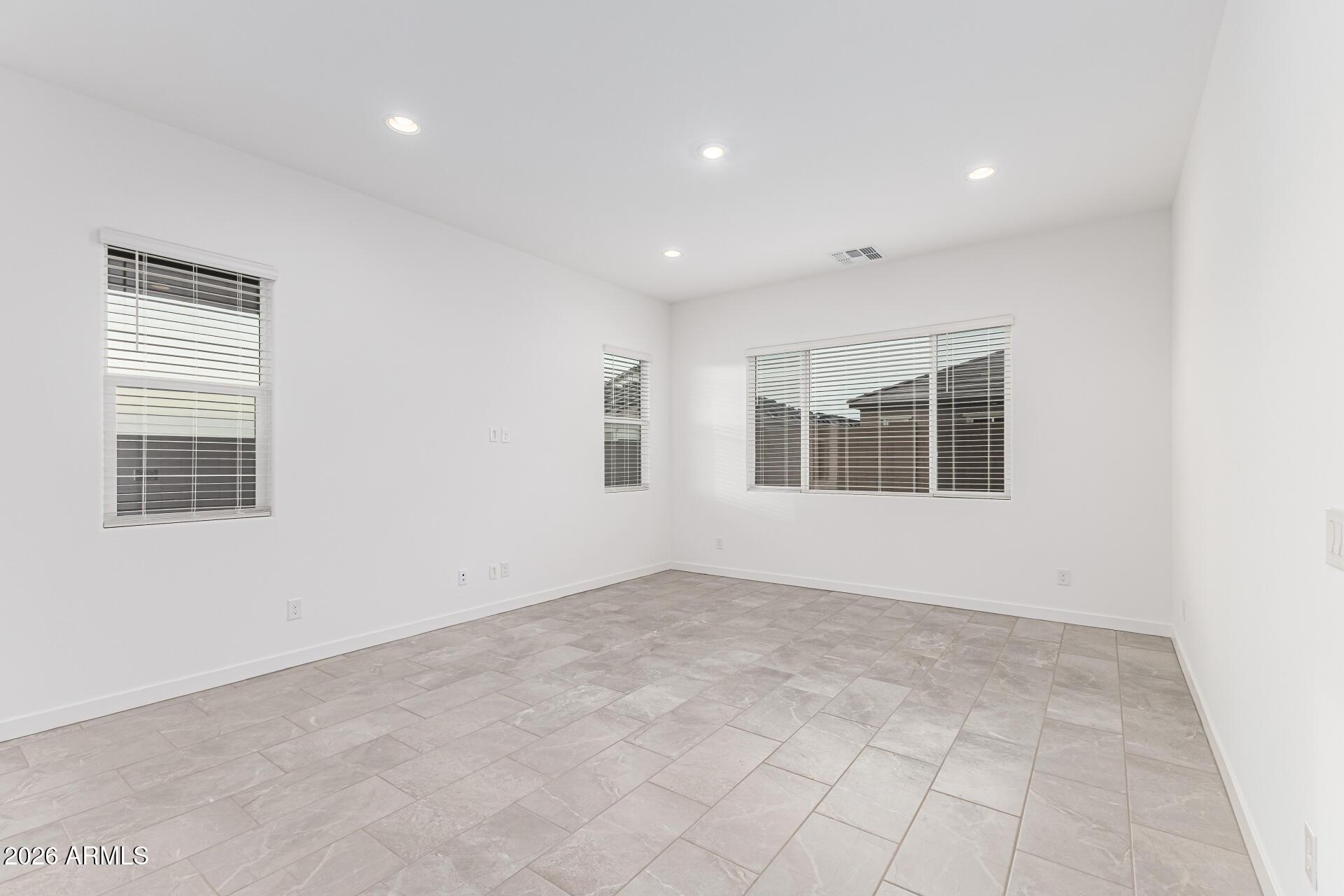 9646 West Flower Street Phoenix, AZ 85392 - Photo 3 of 30 09 Flower