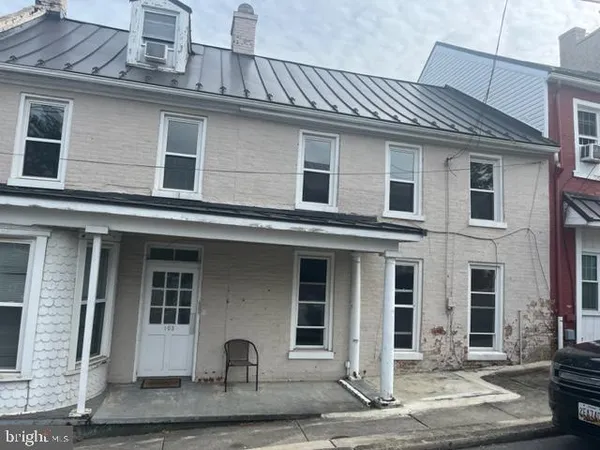 $950 | 105 Cumberland Street, Unit 3, Clear Spring, MD 21722