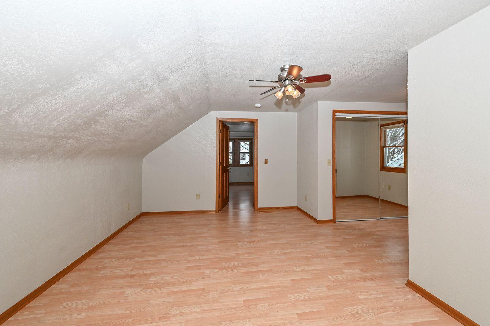 2824 South Lenox Street Milwaukee, WI 53207 - Photo 21 of 35 Upper