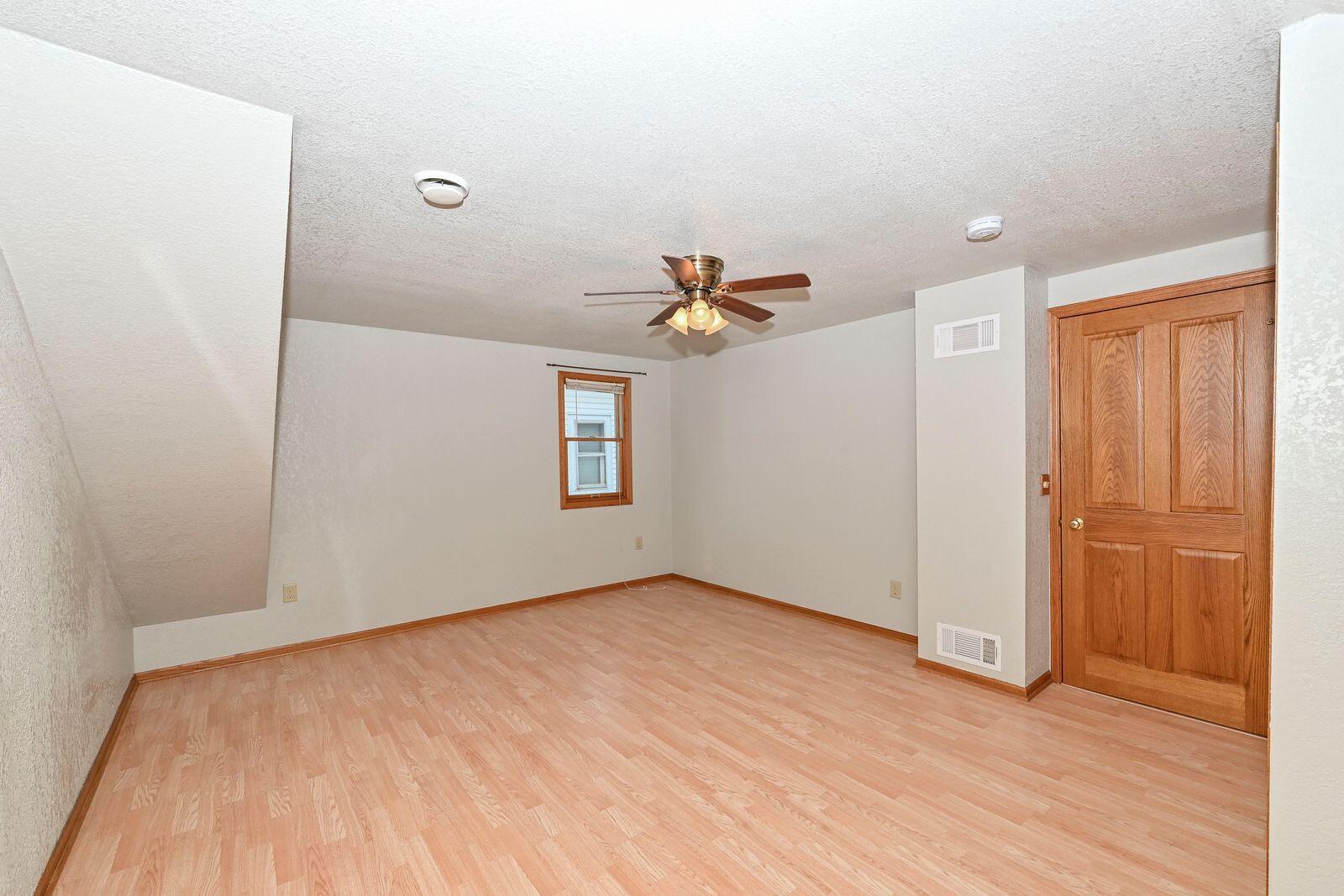 2824 South Lenox Street Milwaukee, WI 53207 - Photo 22 of 35 Upper Bedroom