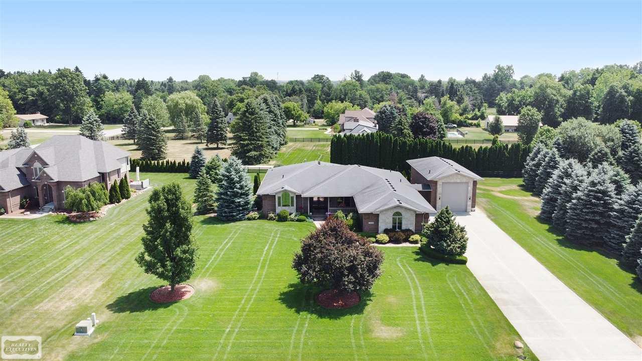 72868 Solanus Drive Romeo, MI 48065 - Photo 4 of 53 50017034-3.JPG