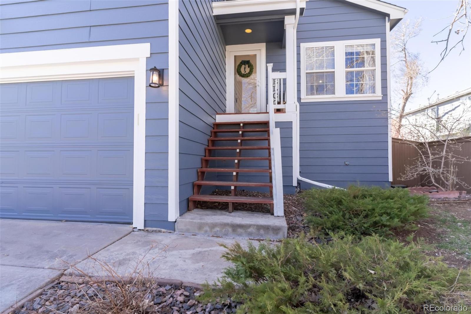 9735 Saybrook Street Highlands Ranch, CO 80126 - Photo 4 of 34 Gallery Image 4