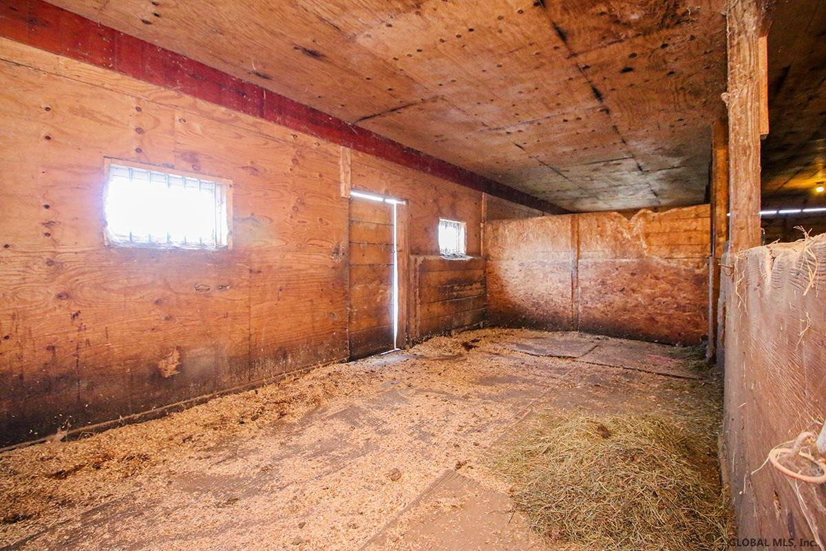 37 Staniak Road Halfmoon, NY 12118 - Photo 18 of 26 Photo 19