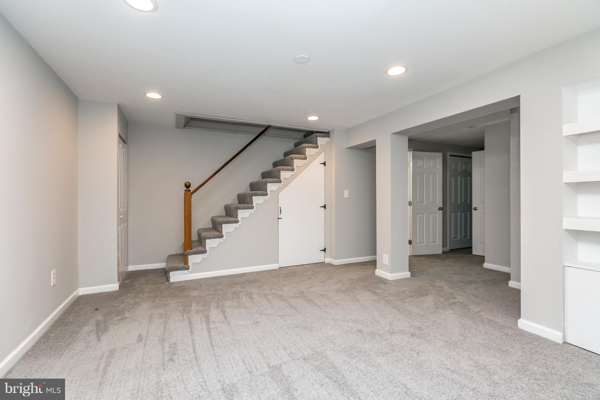 14 Murdock Road Baltimore, MD 21212 - Photo 15 of 30 Family Room w/Wall to wall carpeting