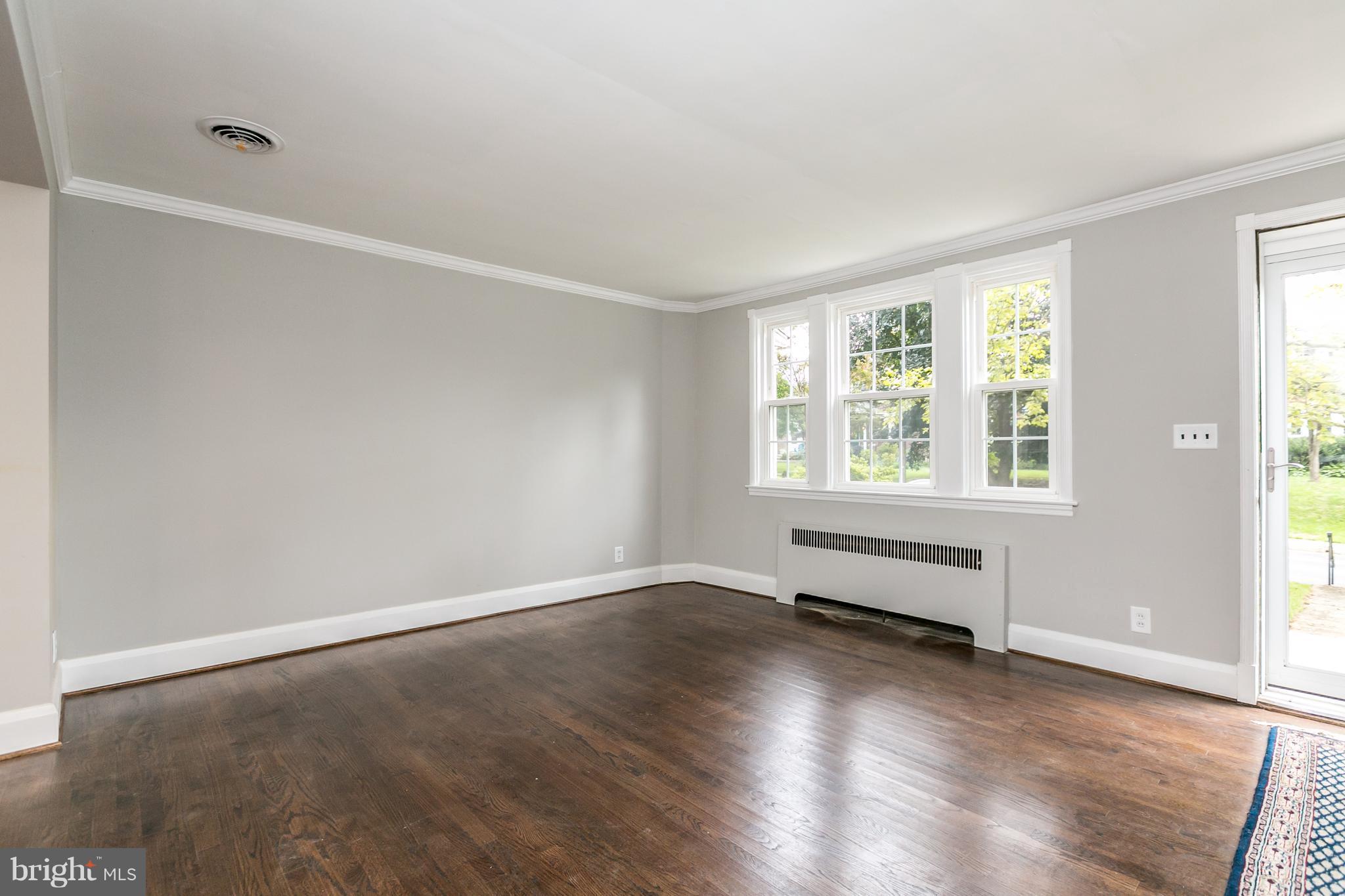 14 Murdock Road Baltimore, MD 21212 - Photo 3 of 30 Refinished Hardwood floors throughout!