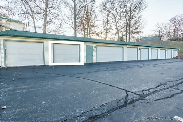 $475,000 | 62 Evergreen Condo Drive, Unit 1A, Sunrise Beach, MO 65079