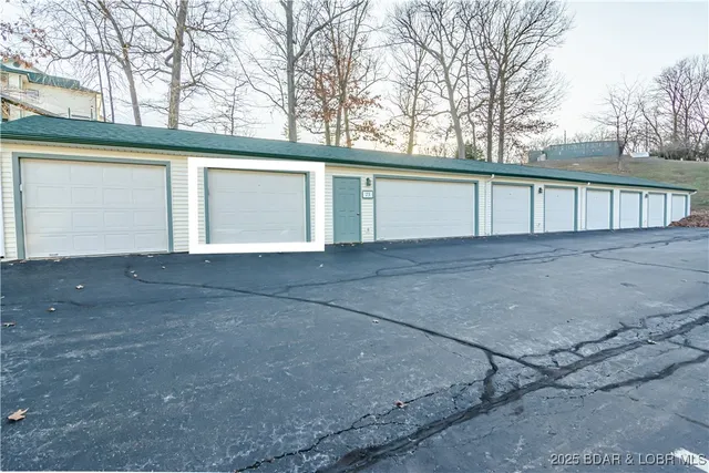 $499,000 | 62 Evergreen Condo Drive, Unit 1A, Sunrise Beach, MO 65079