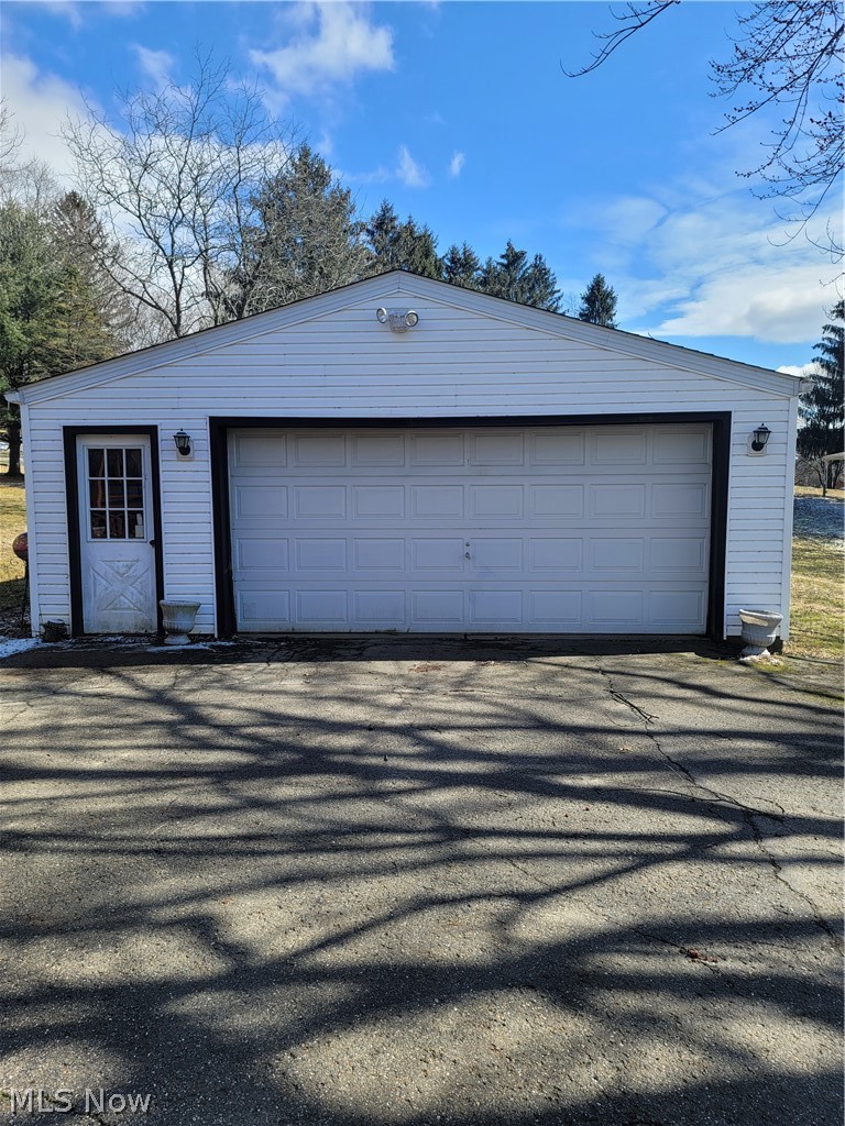 6520 Navarre Road Southwest Navarre, OH 44662 - Photo 3 of 17 Gallery Image 3