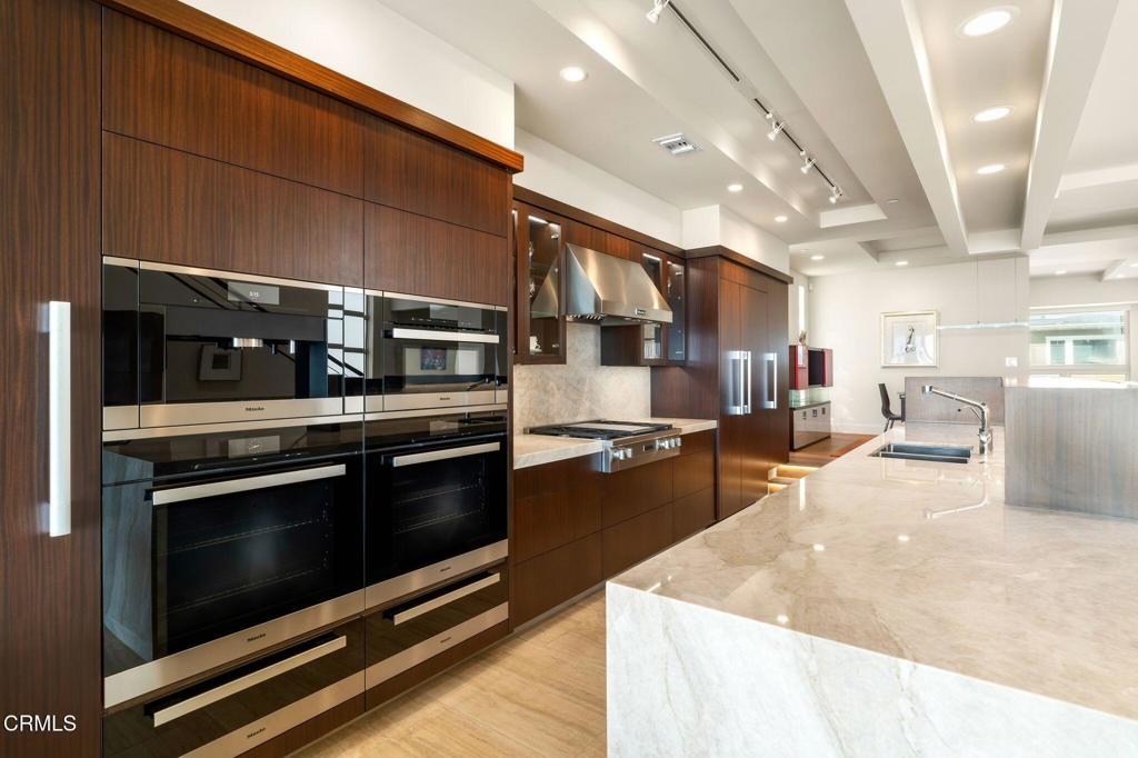 827 Mandalay Beach Road Oxnard, CA 93035 - Photo 9 of 50