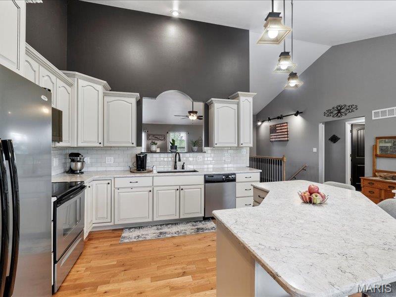 389 Madison Drive Bismarck, MO 63624 - Photo 11 of 47