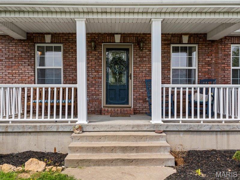 389 Madison Drive Bismarck, MO 63624 - Photo 3 of 47