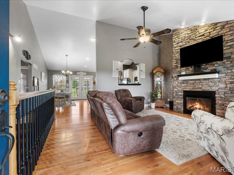 389 Madison Drive Bismarck, MO 63624 - Photo 4 of 47