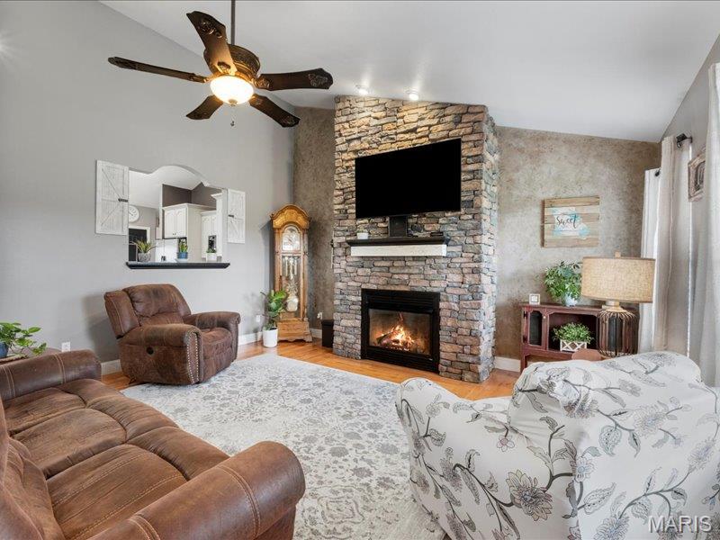 389 Madison Drive Bismarck, MO 63624 - Photo 5 of 47