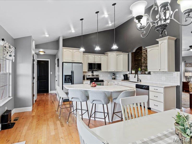 389 Madison Drive Bismarck, MO 63624 - Photo 9 of 47