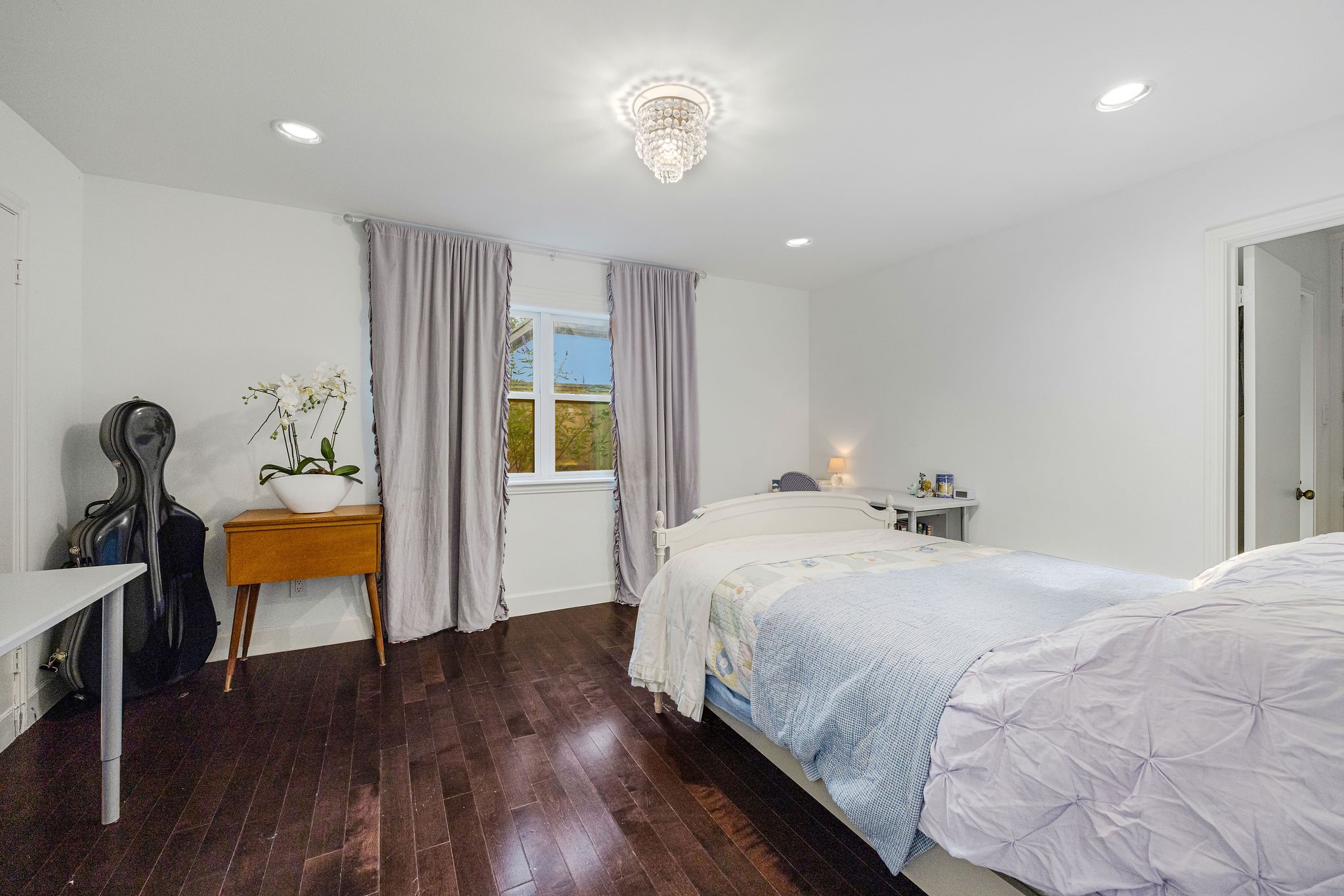 323 Vanderpool Lane Houston, TX 77024 - Photo 26 of 34 Gallery Image 26