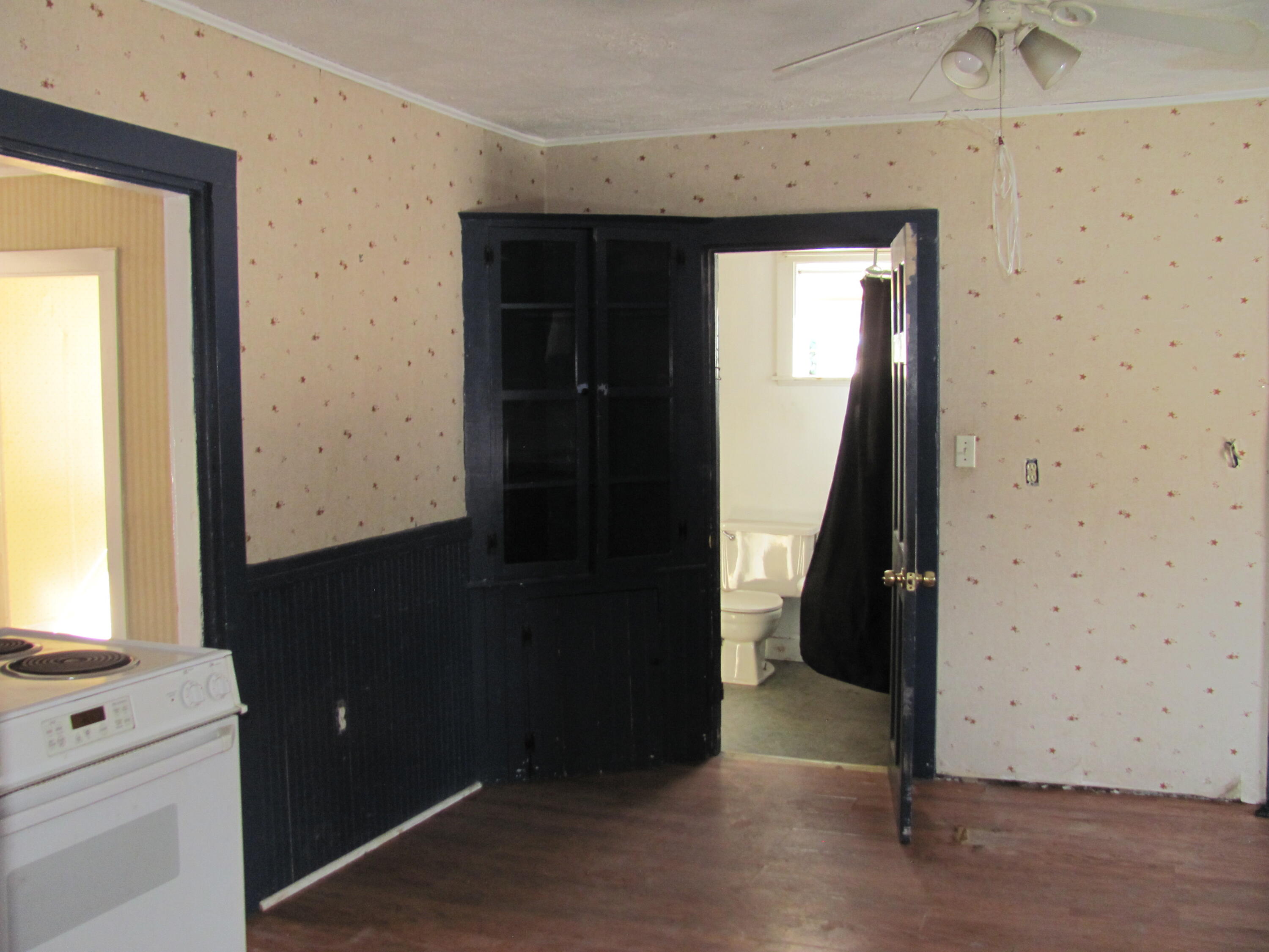 1 Hall Street Kennebunk, ME 04043 - Photo 5 of 19 Burr Estate 215