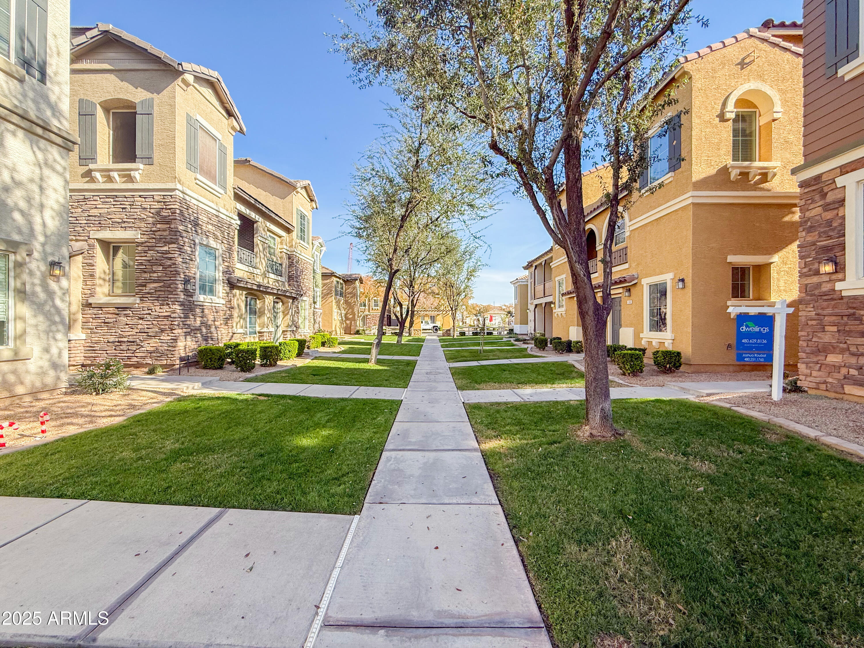 164 West Commerce Court Gilbert, AZ 85233 - Photo 3 of 28 Photo Dec 18 2025, 1 30 00 PM