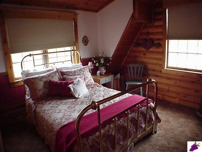 13794 Millerton Road Prather, CA 93651 - Photo 11 of 14 Guest room