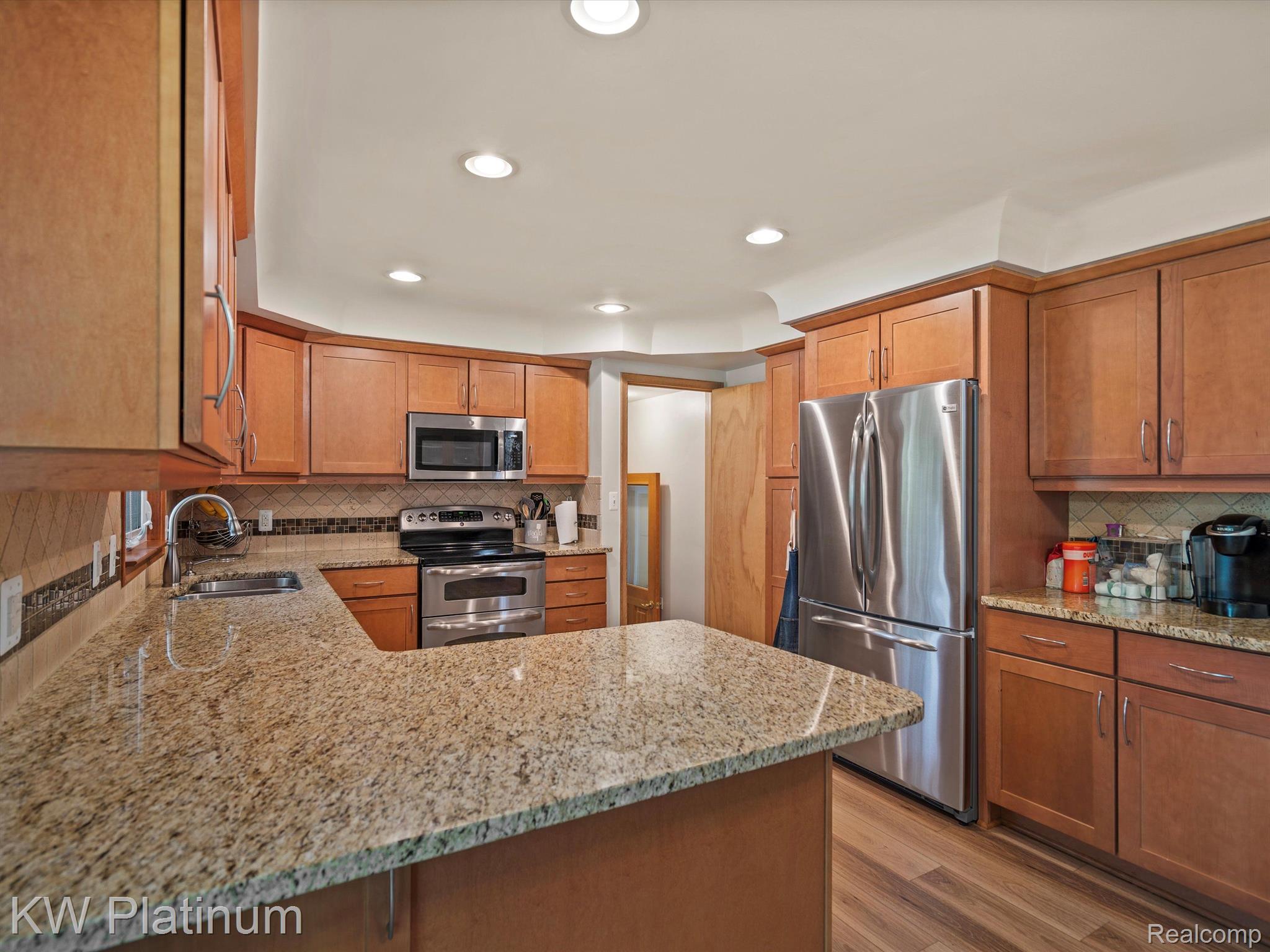 265 Rochdale Drive South Rochester, MI 48309 - Photo 15 of 33 Gallery Image 15
