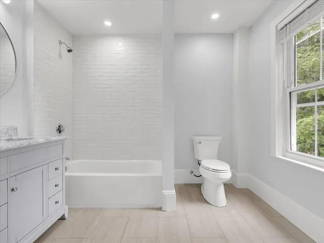 $1,690,000 | 186 Main Street, Wayland, MA 01778