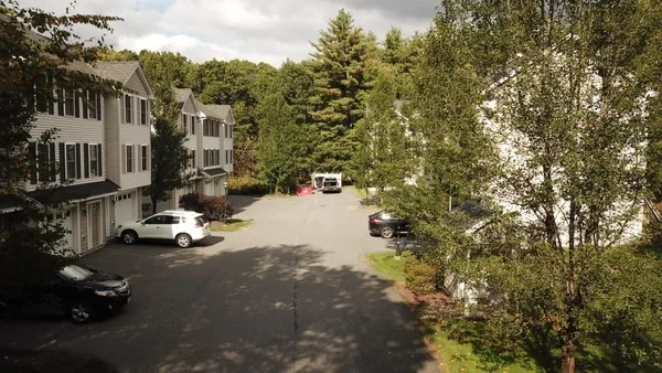 $2,400 | 5 Bufton Farm Road, Unit 7, Clinton, MA 01510