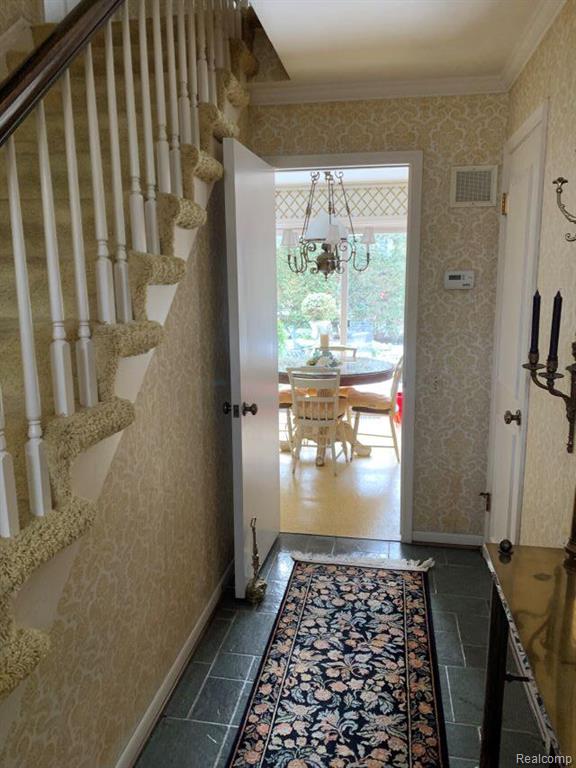 491 Colonial Road Grosse Pointe Woods, MI 48236 - Photo 10 of 38