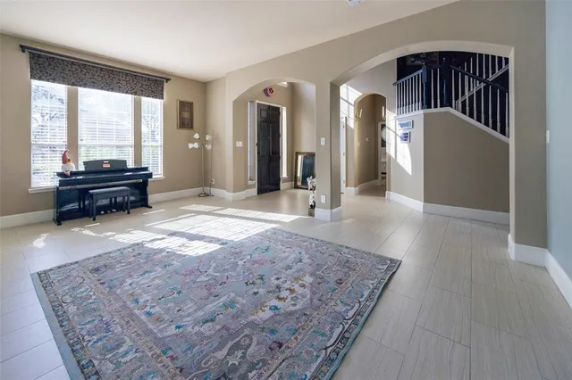 a view of livingroom with furniture
