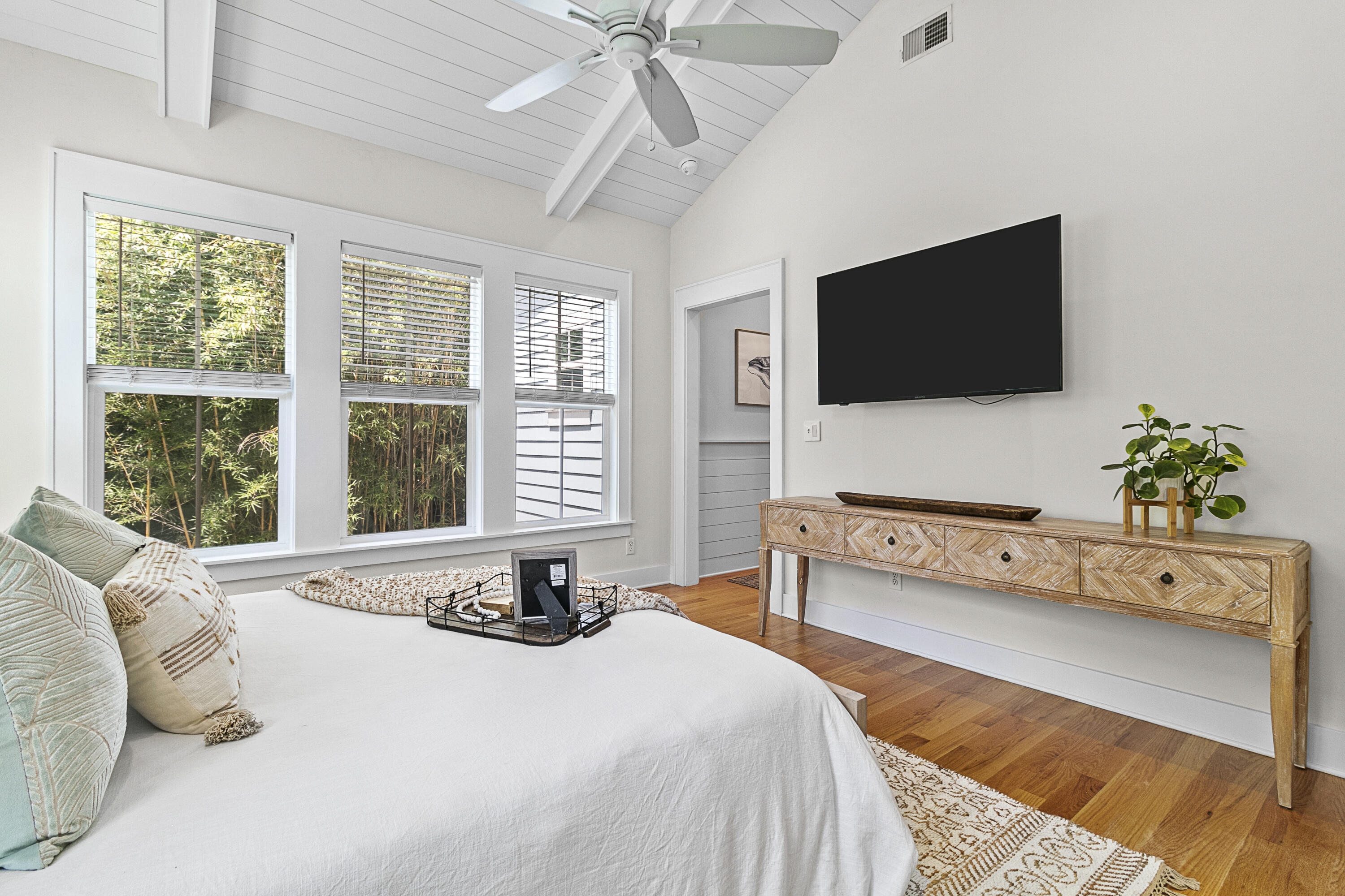 209 Fishburne Street Charleston, SC 29403 - Photo 35 of 42 Tons of space