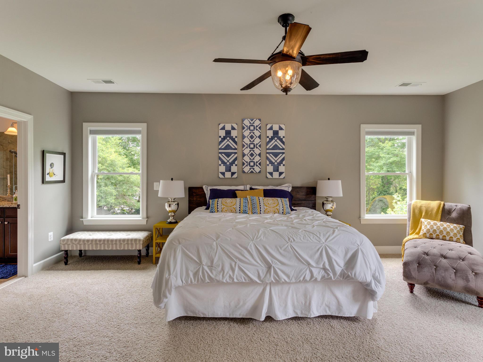 618 Tapawingo Road Southwest Vienna, VA 22180 - Photo 12 of 29 Perfectly sized master suite with walk-in closet.