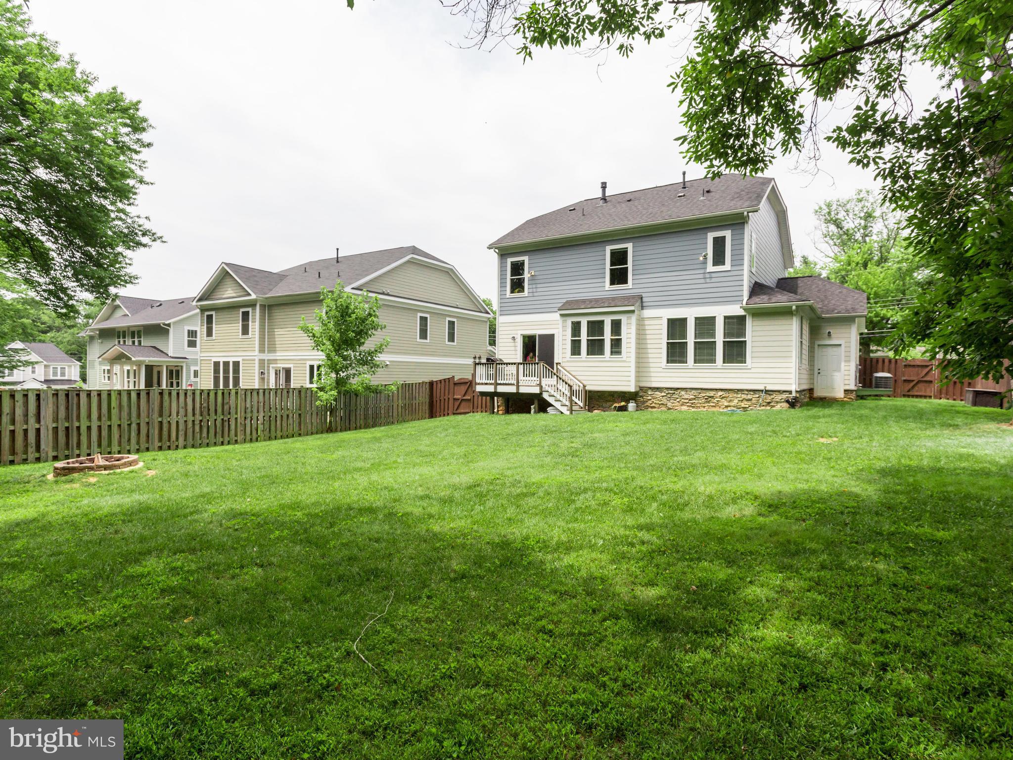 618 Tapawingo Road Southwest Vienna, VA 22180 - Photo 26 of 29 Huge, flat back yard.