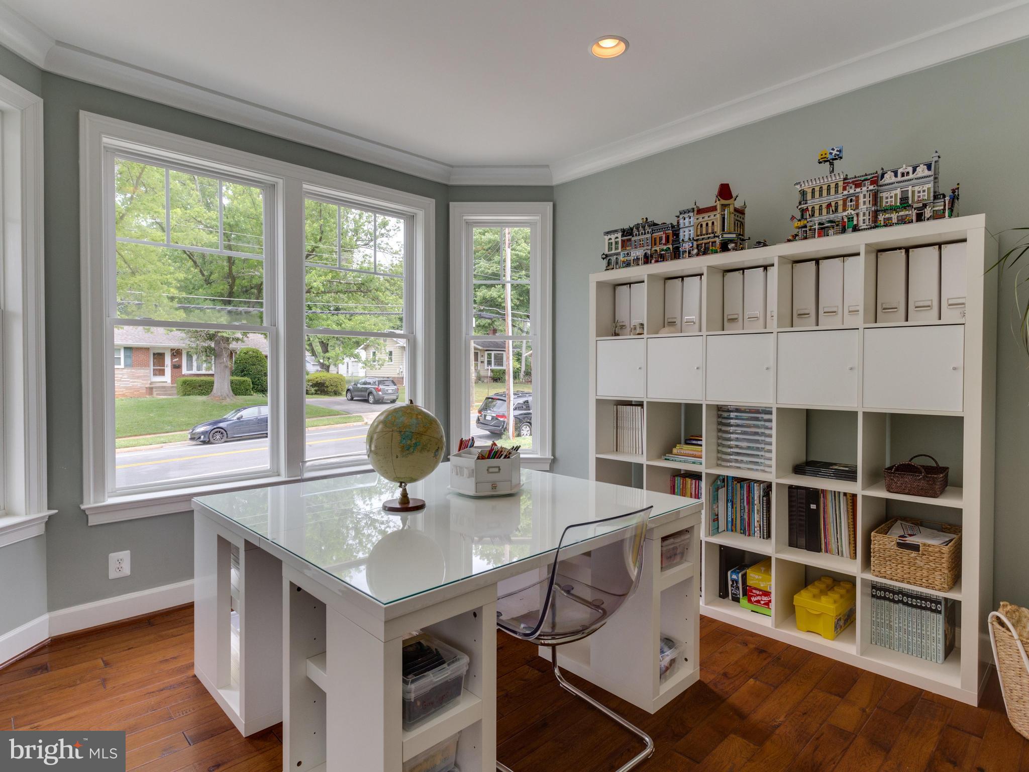 618 Tapawingo Road Southwest Vienna, VA 22180 - Photo 5 of 29 Office w/ dramatic windows for lots natural light
