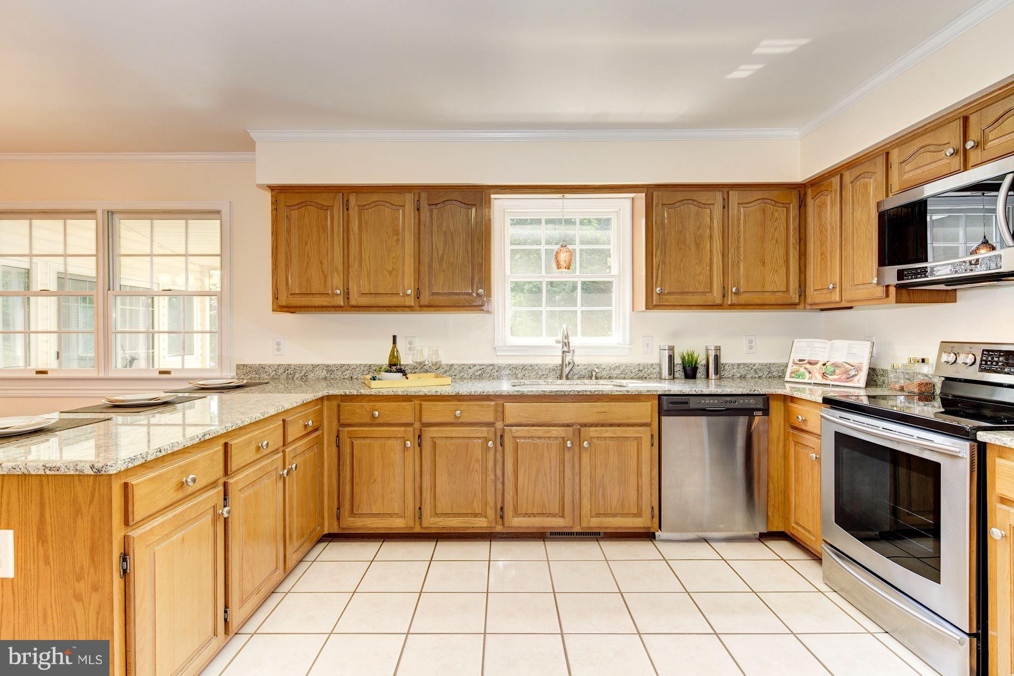 4017 Manor Oaks Road Phoenix, MD 21131 - Photo 6 of 30 Granite counters and Stainless Appliances