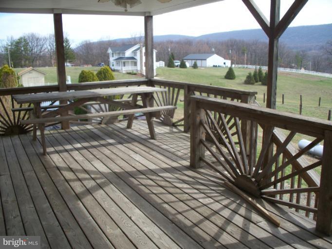 3932 Highland Ridge Road Berkeley Springs, WV 25411 - Photo 7 of 30