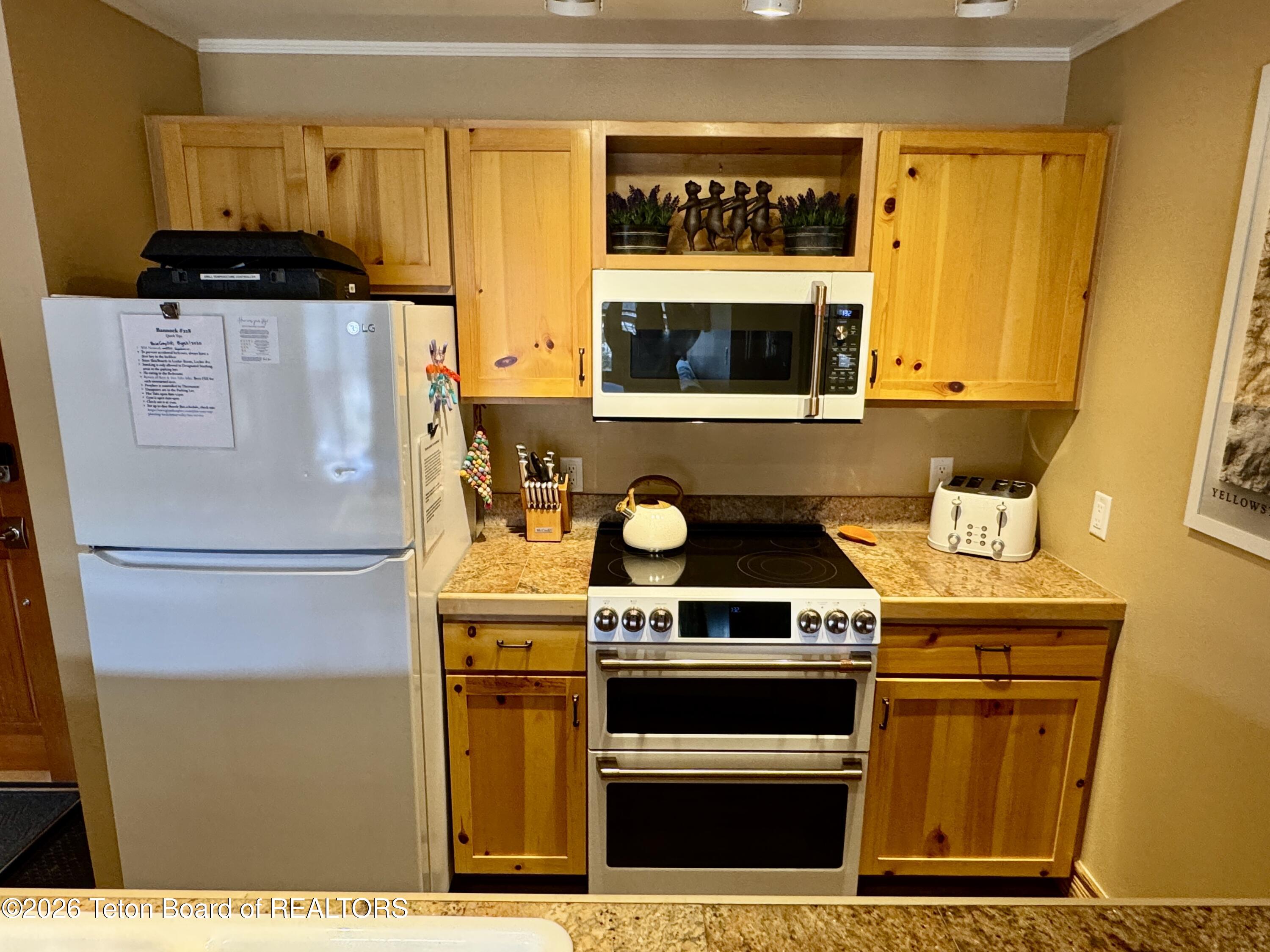 2740 Shadowmoon Lane, Unit 218 Driggs, ID 83422 - Photo 8 of 37 IMG_5220