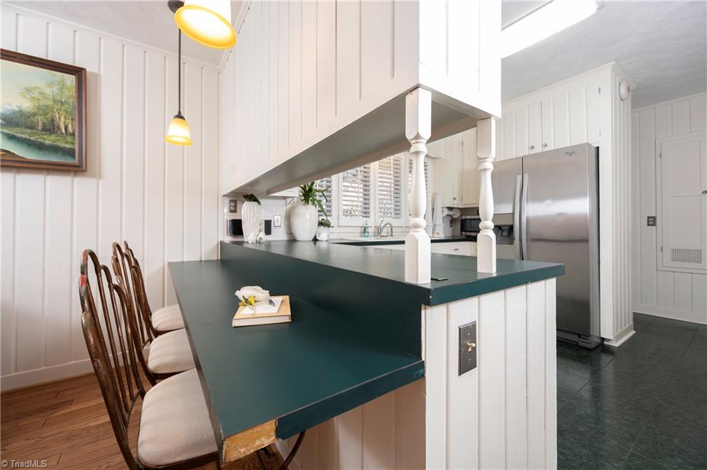 4255 Briar Creek Road Clemmons, NC 27012 - Photo 12 of 44 Kitchen Bar