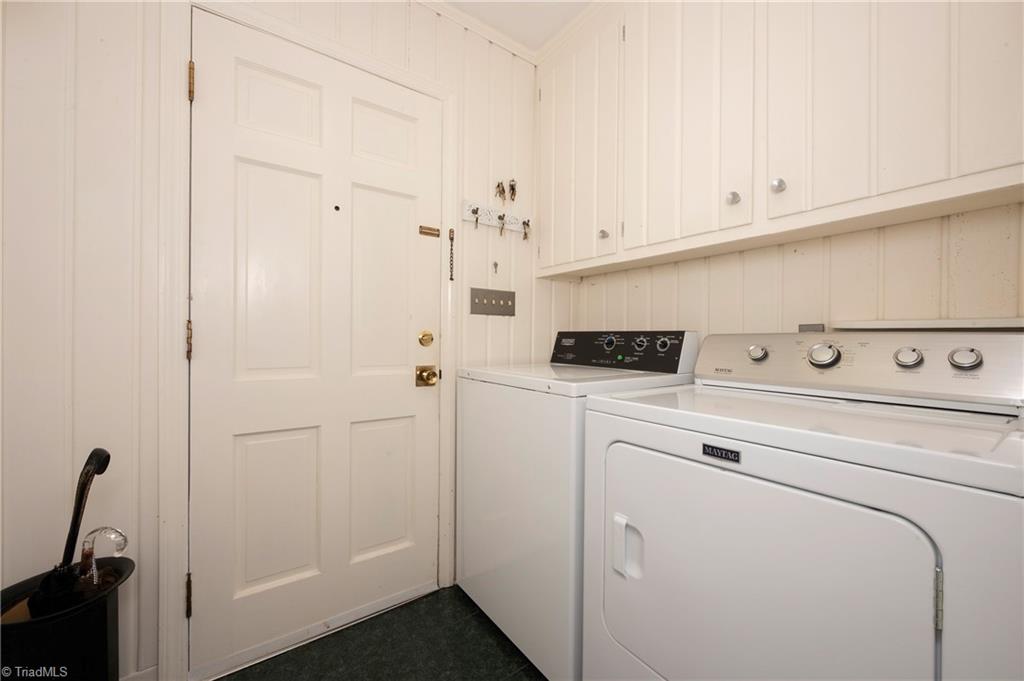 4255 Briar Creek Road Clemmons, NC 27012 - Photo 13 of 44 Laundry Room