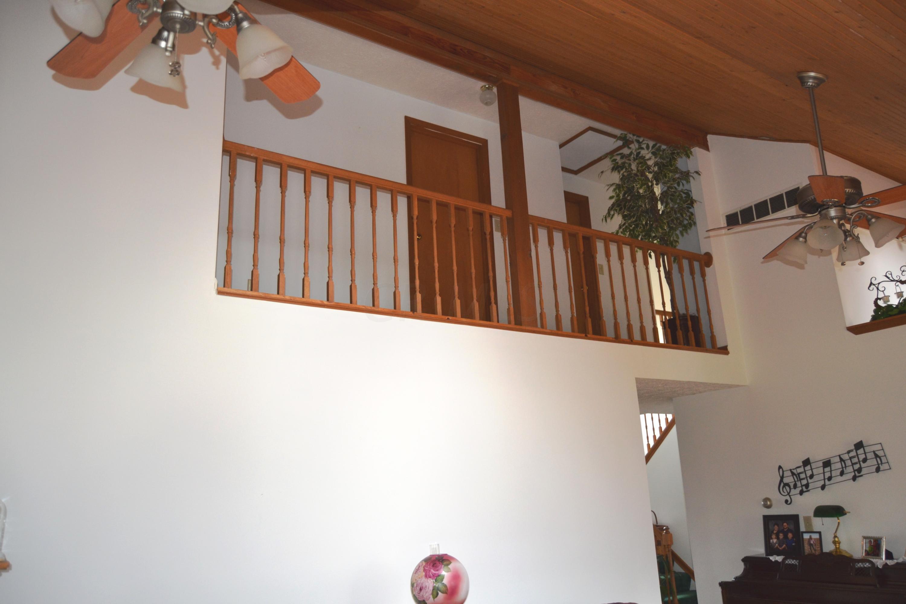 9000 Welsh Road Radnor, OH 43066 - Photo 8 of 28 View of the upper level landing area.