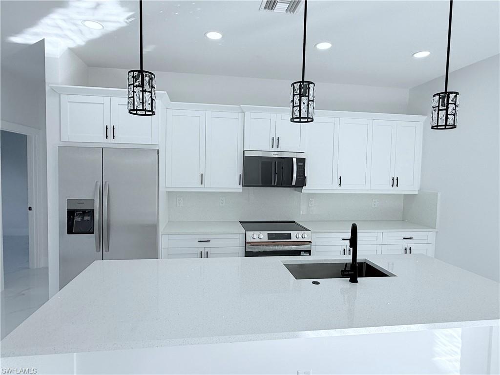 830 Wolverine Street East Lehigh Acres, FL 33974 - Photo 7 of 25