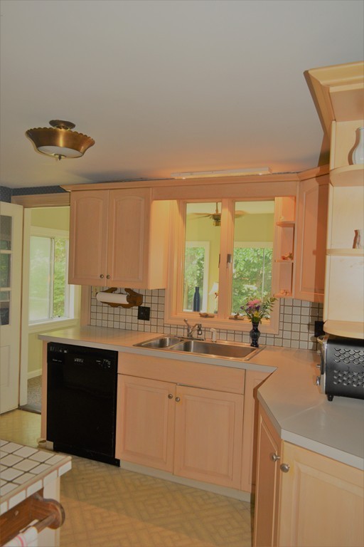 70 Oak Ridge Road Reading, MA 01867 - Photo 8 of 30