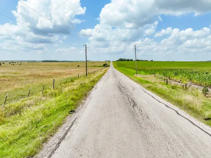$325,000 | 7 County Road 419, Taylor, TX 76574