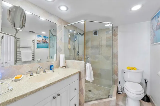 $545,000 | 2029 North Ocean Boulevard, Unit 208, Fort Lauderdale, FL 33305