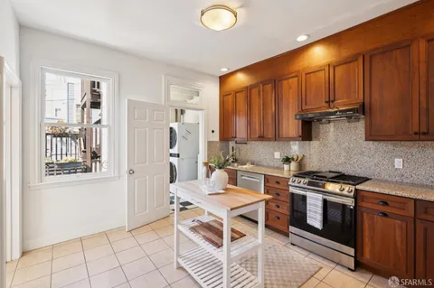 $995,000 | 3396 16th Street, San Francisco, CA 94114