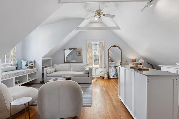 $3,200 | 3 Circle Street, Unit 3, Marblehead, MA 01945