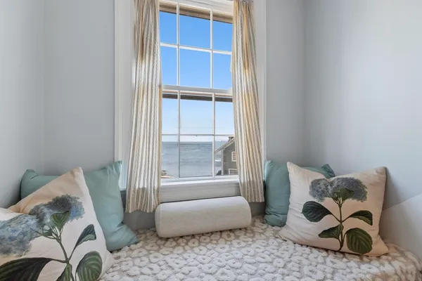 $3,200 | 3 Circle Street, Unit 3, Marblehead, MA 01945