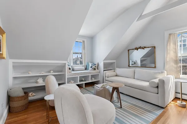 $3,200 | 3 Circle Street, Unit 3, Marblehead, MA 01945