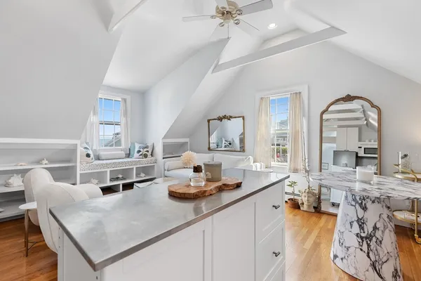 $3,200 | 3 Circle Street, Unit 3, Marblehead, MA 01945
