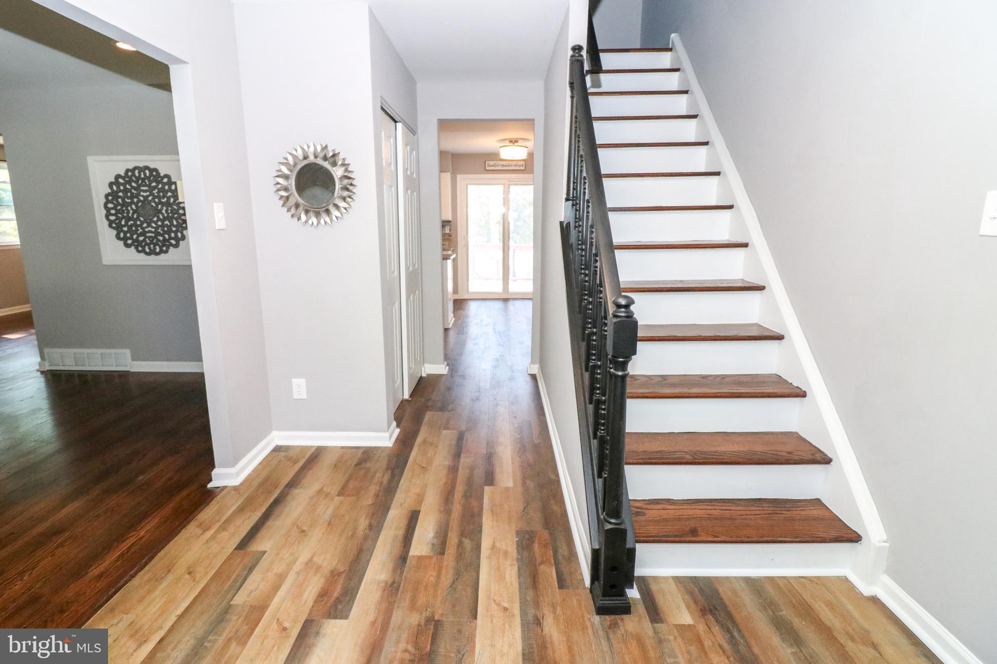 328 Coldspring Road Southampton, PA 18966 - Photo 11 of 29 Foyer